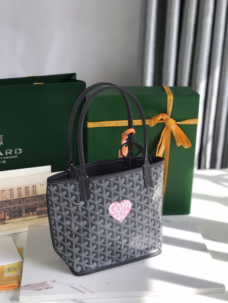 Goyard Shopping Bags